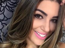 A Ex-BBB Vivian Amorim posta fotos com o seu “menor biquíni” e bomba na web; confira