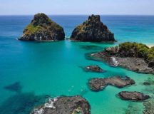 Cerca de três mil funcionários e prestadores de serviço saíram de Fernando de Noronha desde o início do lockdown. O impacto da paralisação afetou os empregos na ilha, com demissões e férias coletivas. (Foto: Divulgação)