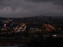 Além da chance de chuva escura, há ainda a possibilidade de que o céu adquira tons alaranjados durante o dia. (Foto: Divulgação)