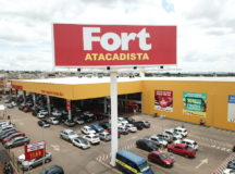 Fort Atacadista completa 21 anos e promove final de semana de promoções