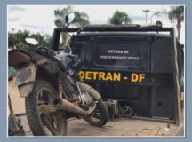 DF: Detran apreende moto no DF com R$ 256 mil em multas e quase 4 mil infrações