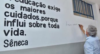 Caiado anuncia imunização de professores contra Covid-19 até o fim do mês de maio