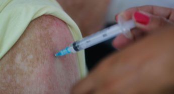 Lote com 5,7 milhões de doses de vacinas começa a ser distribuído