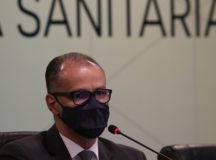 O diretor-presidente da Agência Nacional de Vigilância Sanitária, ANVISA, Antonio Barra Torres, realiza entrevista coletiva para falar sobre a interrupção dos estudos da vacina Coronavac.