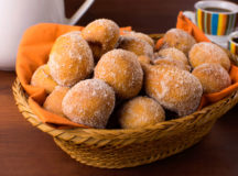 Bolinho de chuva para comemorar o Dia dos Avós neste 26 de julho