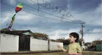 Férias e pipas não combinam com rede elétrica