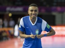 Leozinho entra para lista da Fifa de jovens destaques do Mundial de futsal