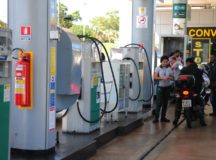 Preço da gasolina: Ibaneis sanciona lei que reduz ICMS de combustíveis no DF