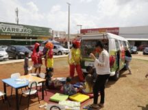 Biblioteca na kombi: projeto convida a comunidade para uma experiência literária