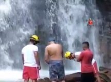 Homem morre após cair de altura de cerca de 30 metros, em cachoeira no DF