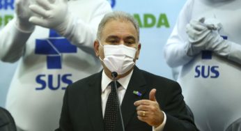Covid-19: ministério reduz intervalo de reforço e amplia público