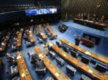 Plenário do Senado Federal durante sessão deliberativa ordinária semipresencial.