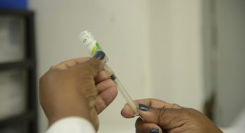 Covid-19: média de mortes diárias no país fica abaixo de 200