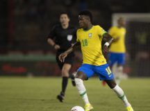 Tite convoca Vinicius Jr para seleção após corte de Firmino por lesão