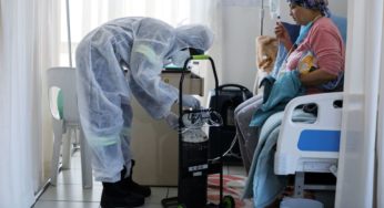 Ômicron chega a 57 países e hospitalizações devem subir