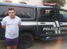 Homem é preso suspeito de se passar por antenista para furtar mais de 40 idosos em Goiás