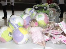 Distribuição de brinquedos do Natal do bem garante alegria para criançada de Valparaíso