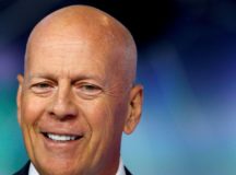 Entenda o que é afasia, condição diagnosticada no ator Bruce Willis