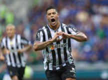 Hulk comanda vitória sobre Cruzeiro e Atlético é tricampeão mineiro