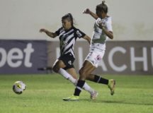 Atlético-MG vence Santos de virada no Brasileiro Feminino