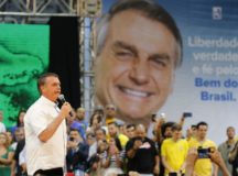 O presidente Jair Bolsonaro fala durante a convenção nacional do Partido Liberal (PL), no estádio do Maracanãzinho, no Rio de Janeiro