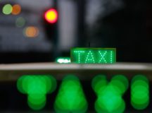 Rio de Janeiro - Circulação de táxis na região central do Rio. (Fernando Frazão/Agência Brasil)