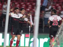 Com Calleri artilheiro, São Paulo bate o Coritiba no Morumbi