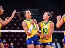 Brasil bate Porto Rico em dia inspirado de Carol no Mundial de Vôlei