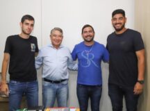 Secretário de Finanças recepciona dirigentes do Grêmio Esportivo Valparaíso