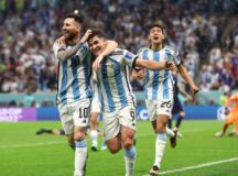 Com brilho de Messi e Álvarez, Argentina chega à final da Copa