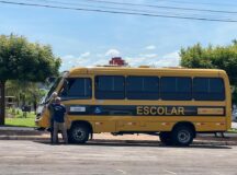 Detran vistoria veículos do transporte escolar público