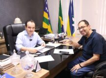 Prefeito Pábio Mossoró fecha parceria com senador Jorge Kajuru