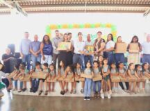 Governo municipal promove entrega de kits pedagógicos pelo programa Alfamais Goiás