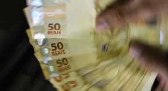 Salário mínimo de R$ 1.320 entra em vigor nesta segunda