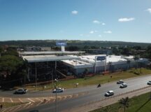 Rede Comper de supermercados promove campanha do agasalho neste inverno